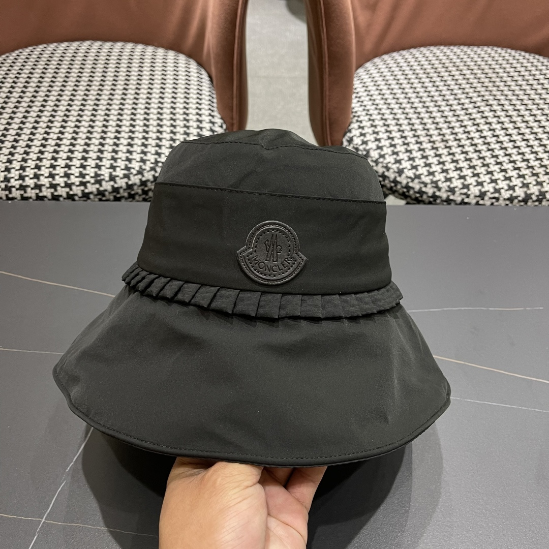  蒙口MONCLER
新款蝴蝶结渔夫帽子女显脸小夏季大帽檐帽度假遮
阳太阳帽