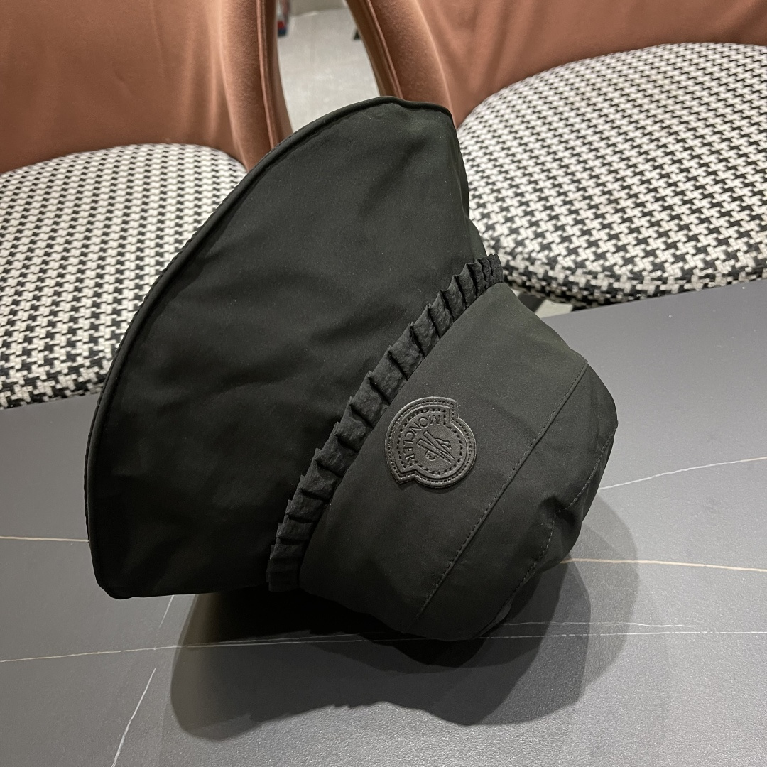  蒙口MONCLER
新款蝴蝶结渔夫帽子女显脸小夏季大帽檐帽度假遮
阳太阳帽