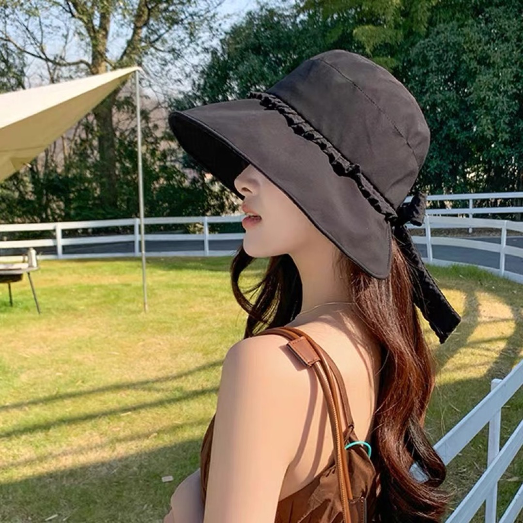  蒙口MONCLER
新款蝴蝶结渔夫帽子女显脸小夏季大帽檐帽度假遮
阳太阳帽