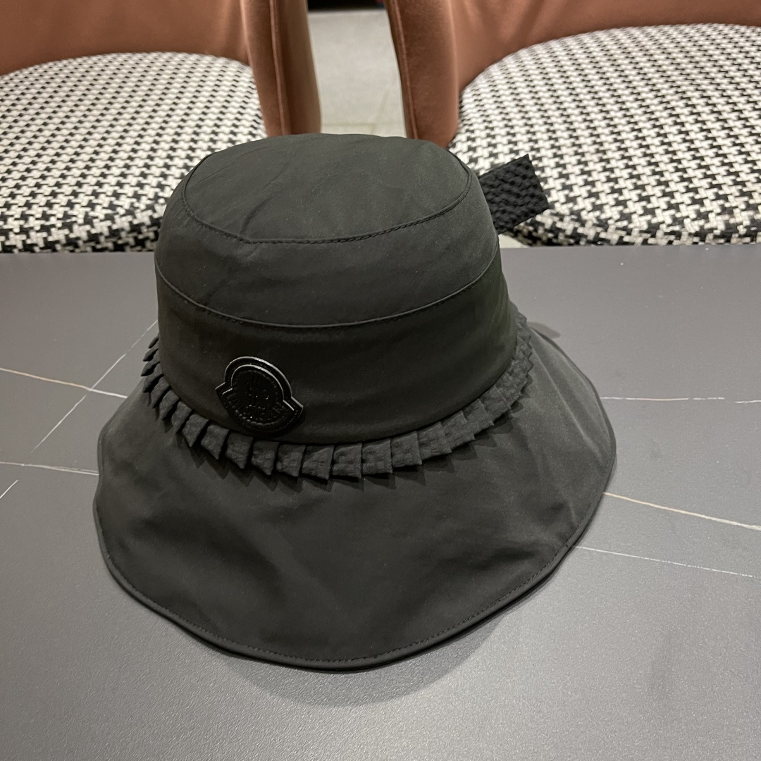  蒙口MONCLER
新款蝴蝶结渔夫帽子女显脸小夏季大帽檐帽度假遮
阳太阳帽