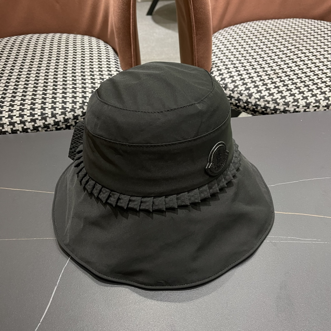  蒙口MONCLER
新款蝴蝶结渔夫帽子女显脸小夏季大帽檐帽度假遮
阳太阳帽