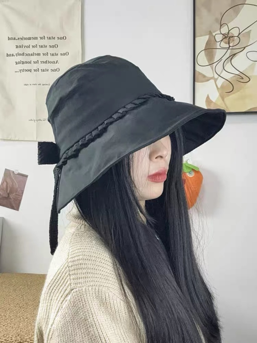  蒙口MONCLER
新款蝴蝶结渔夫帽子女显脸小夏季大帽檐帽度假遮
阳太阳帽