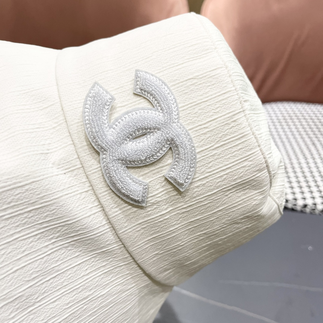  CHANEL 香奈儿法式简约大檐蝴蝶结渔夫帽女春夏出
游游优雅气质遮阳防晒盆帽显脸小