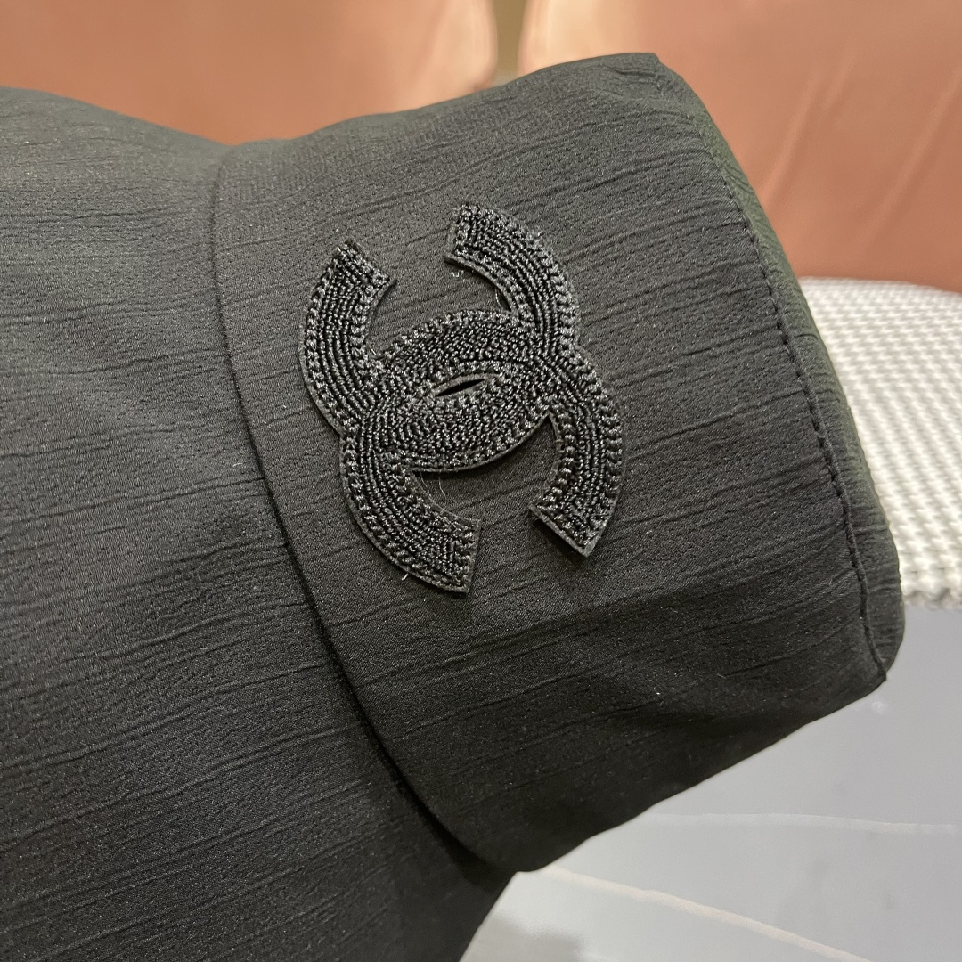  CHANEL 香奈儿法式简约大檐蝴蝶结渔夫帽女春夏出
游游优雅气质遮阳防晒盆帽显脸小