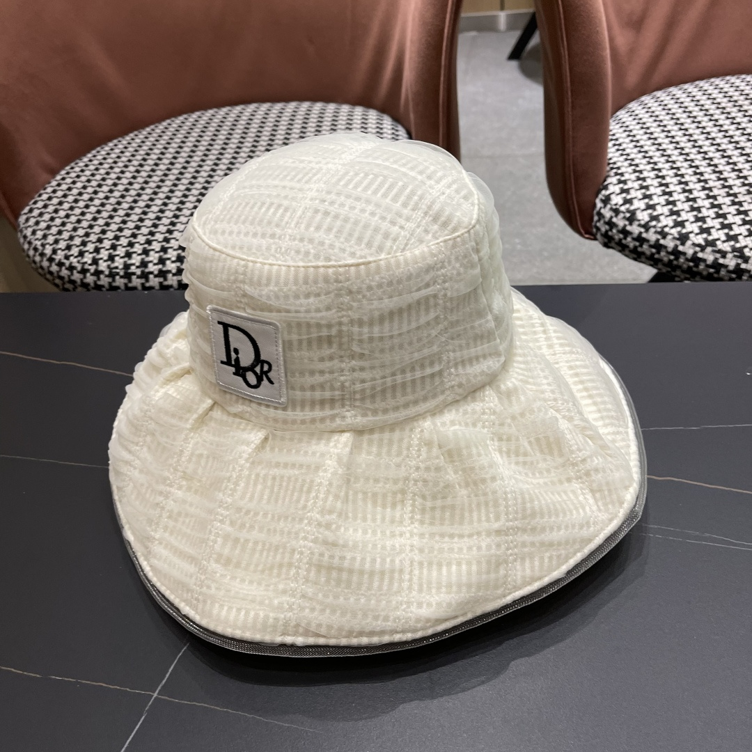  Dior迪奥2025春夏新款渔夫帽子女大头围显脸小日系泡
泡纱遞阳防晒太阳帽潮