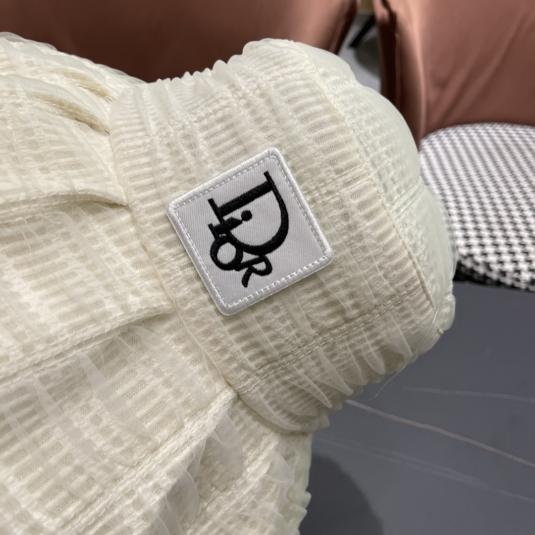  Dior迪奥2025春夏新款渔夫帽子女大头围显脸小日系泡
泡纱遞阳防晒太阳帽潮