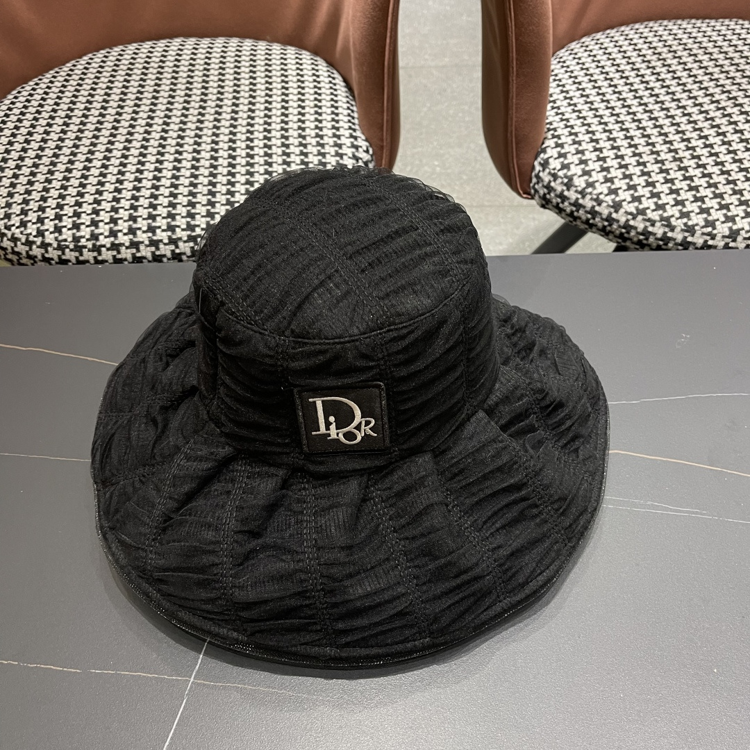 Dior迪奥2025春夏新款渔夫帽子女大头围显脸小日系泡
泡纱遞阳防晒太阳帽潮