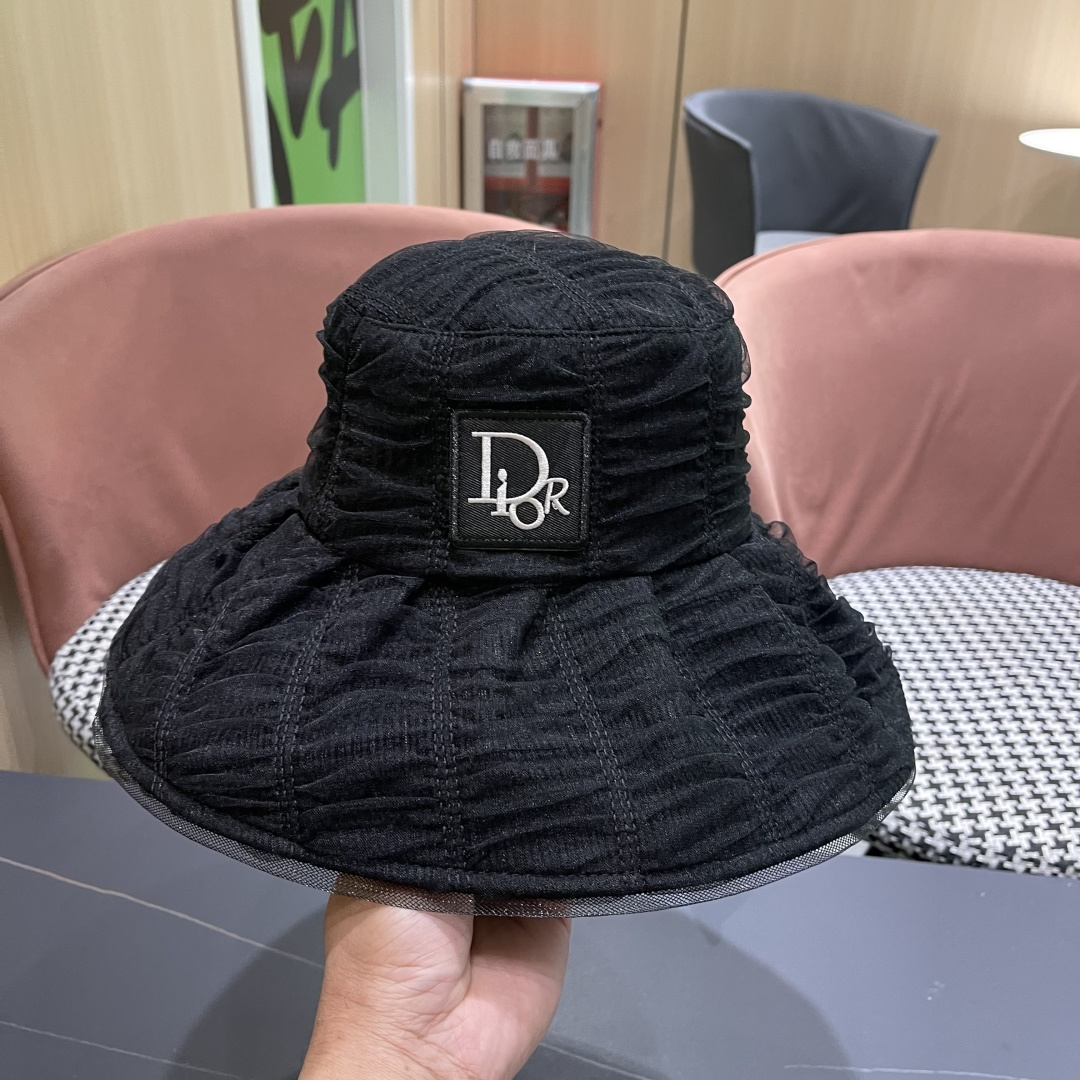  Dior迪奥2025春夏新款渔夫帽子女大头围显脸小日系泡
泡纱遞阳防晒太阳帽潮