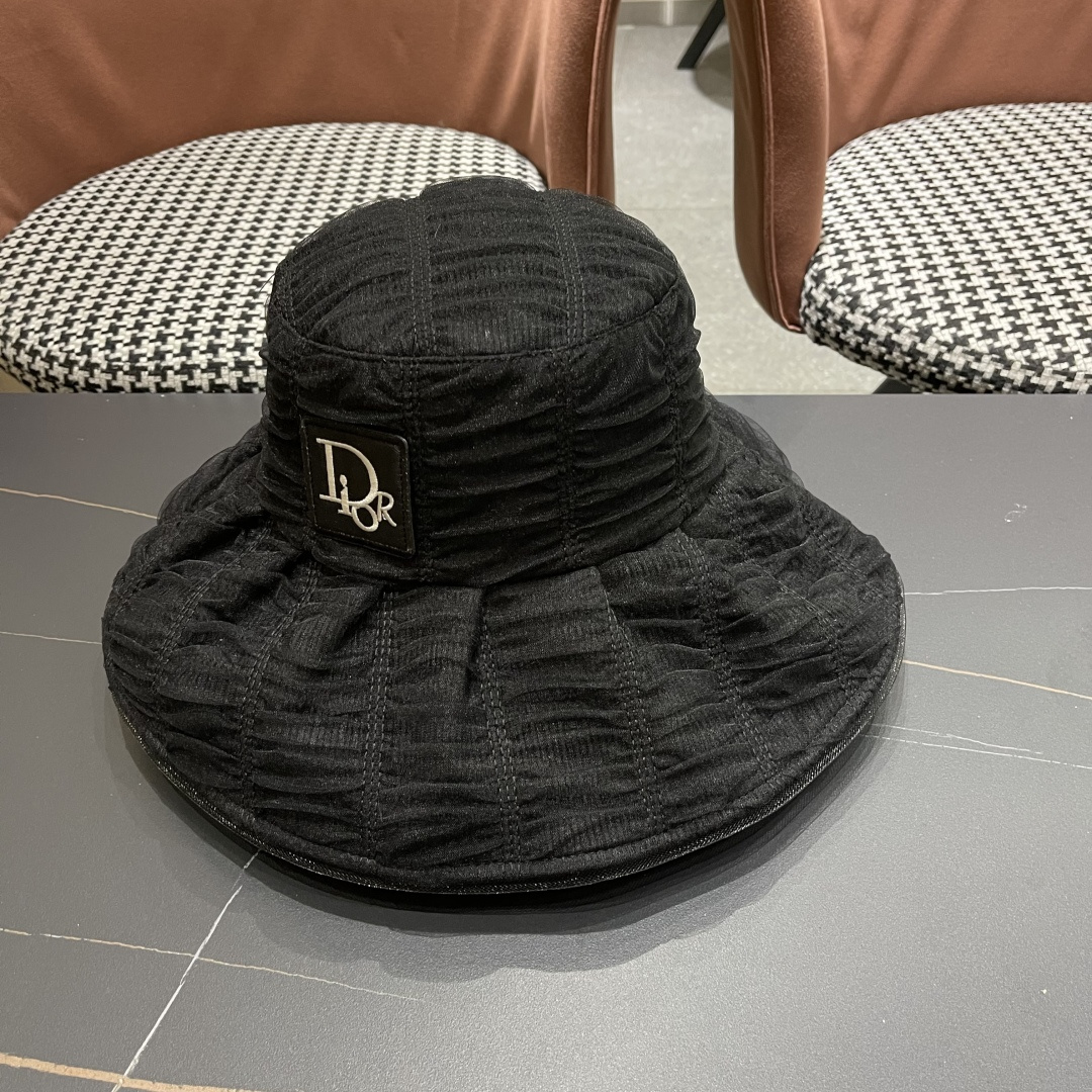  Dior迪奥2025春夏新款渔夫帽子女大头围显脸小日系泡
泡纱遞阳防晒太阳帽潮