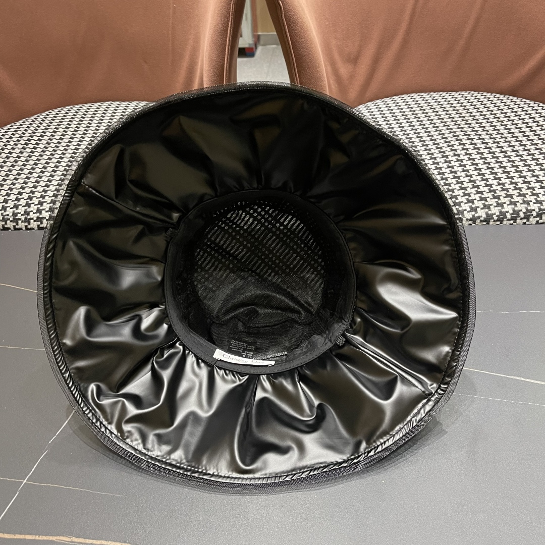  Dior迪奥2025春夏新款渔夫帽子女大头围显脸小日系泡
泡纱遞阳防晒太阳帽潮