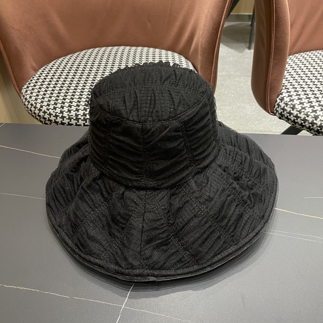  Dior迪奥2025春夏新款渔夫帽子女大头围显脸小日系泡
泡纱遞阳防晒太阳帽潮