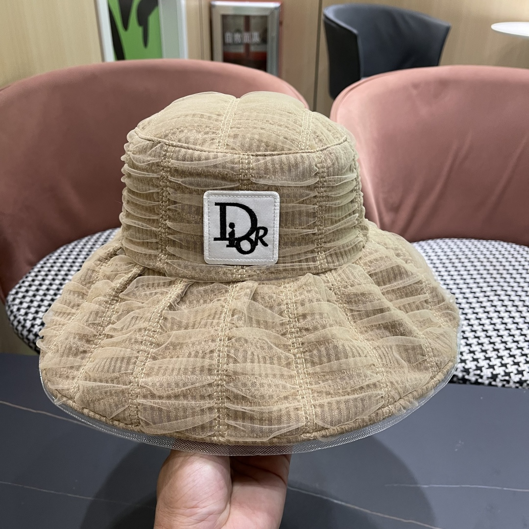  Dior迪奥2025春夏新款渔夫帽子女大头围显脸小日系泡
泡纱遞阳防晒太阳帽潮