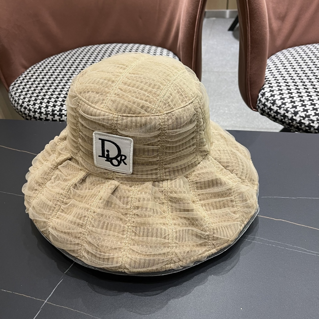  Dior迪奥2025春夏新款渔夫帽子女大头围显脸小日系泡
泡纱遞阳防晒太阳帽潮
