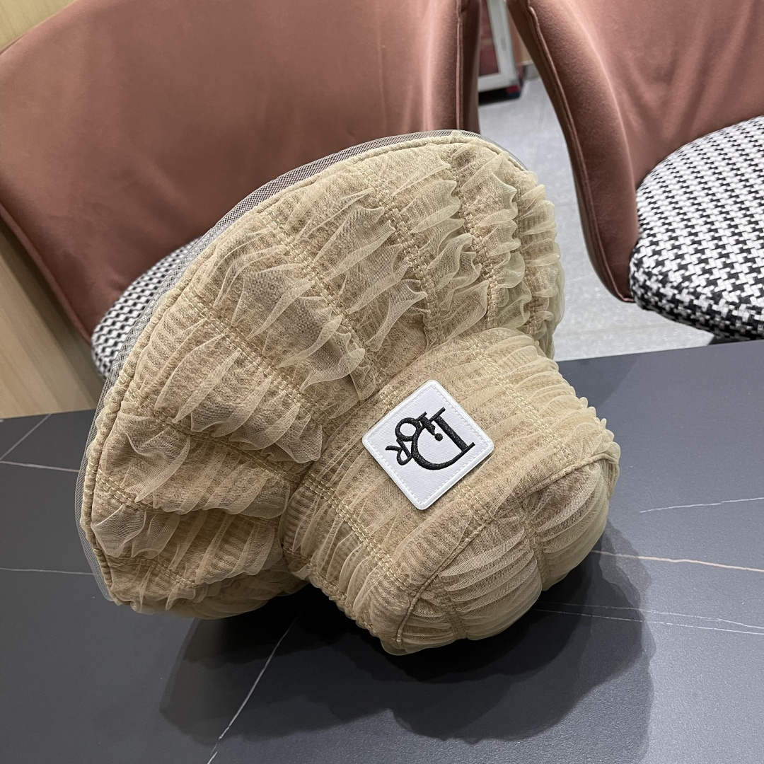  Dior迪奥2025春夏新款渔夫帽子女大头围显脸小日系泡
泡纱遞阳防晒太阳帽潮