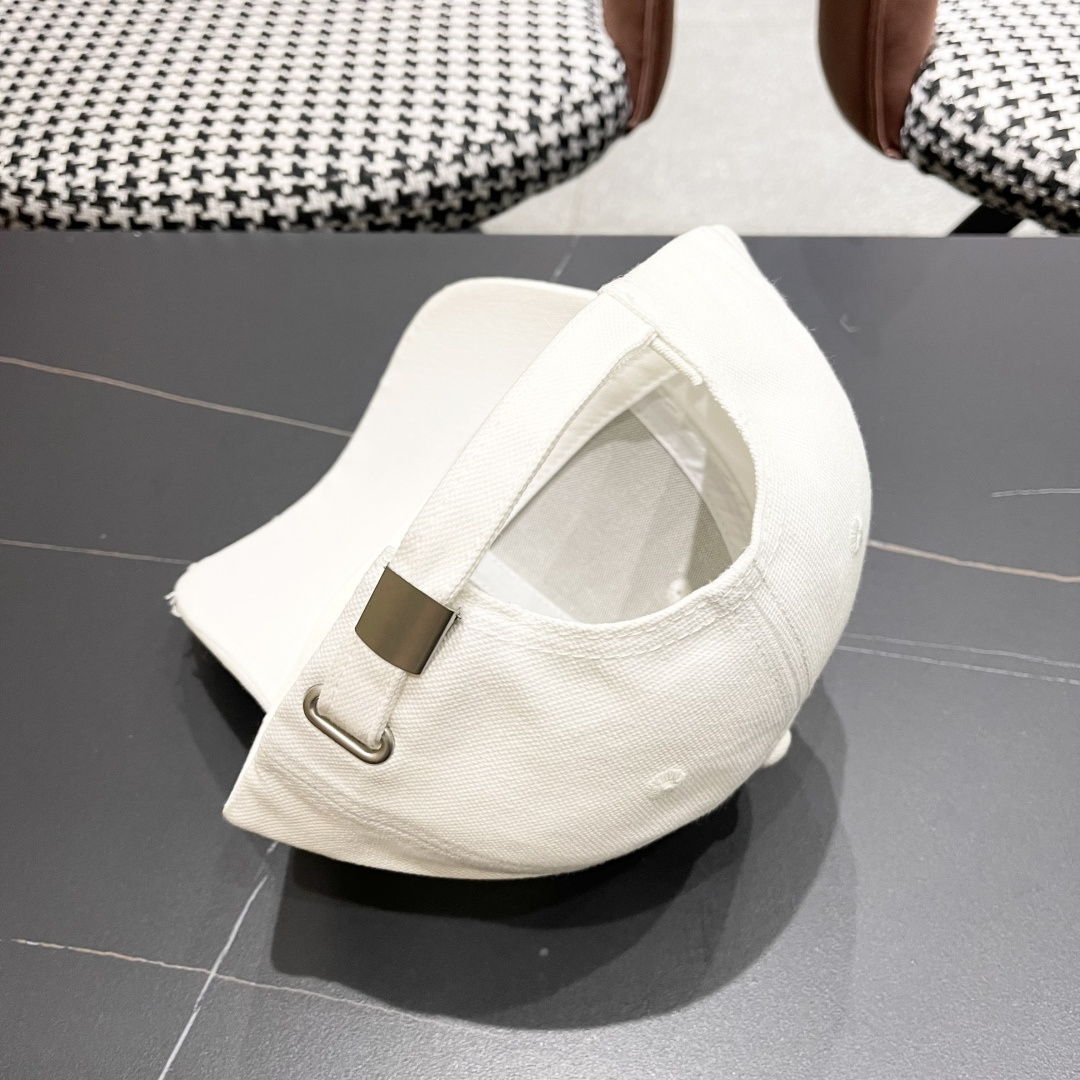 【CELINE赛琳】高品质凯旋门宽檐棒球帽女春秋新款时尚破泂做旧
硬顶防晒鸭舌帽男