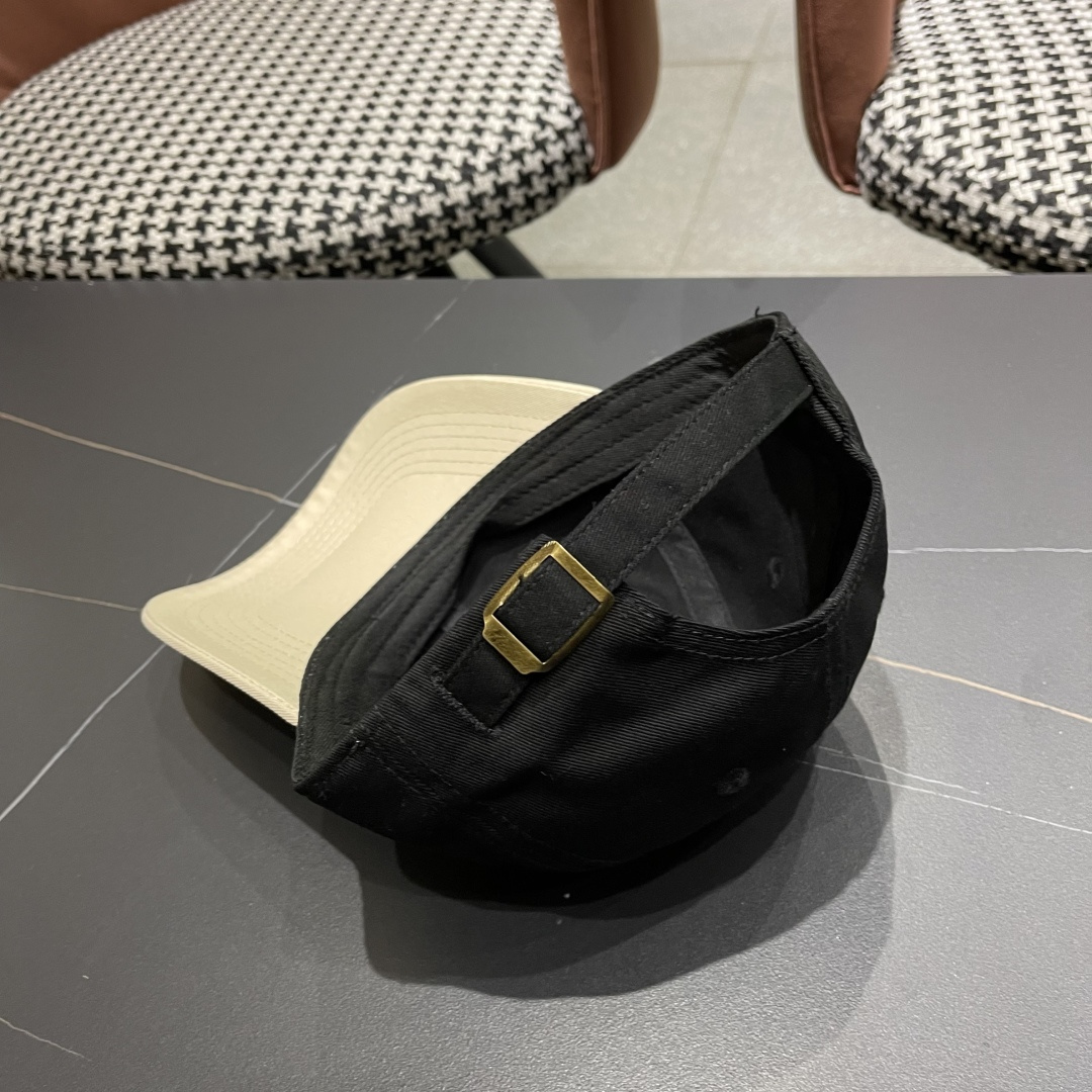  蒙口Moncler🆕春款新款拼色个性棒球帽，四季佩戴款高颜值时尚单品！
男女同款