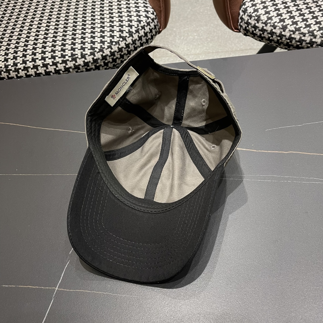  蒙口Moncler🆕春款新款拼色个性棒球帽，四季佩戴款高颜值时尚单品！
男女同款