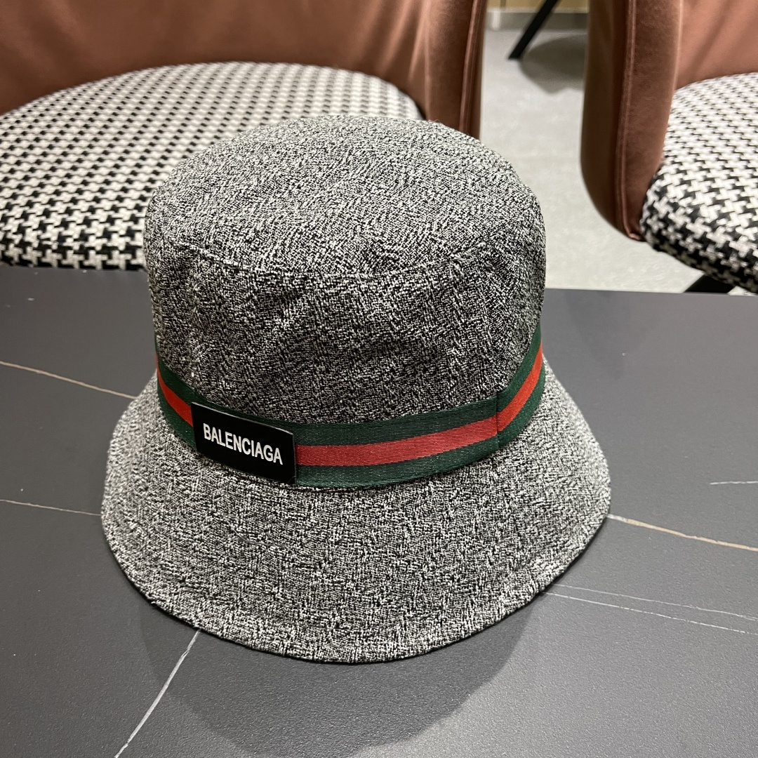 BALENCIAGA巴黎世家2025新款渔夫帽，简约休闲百搭