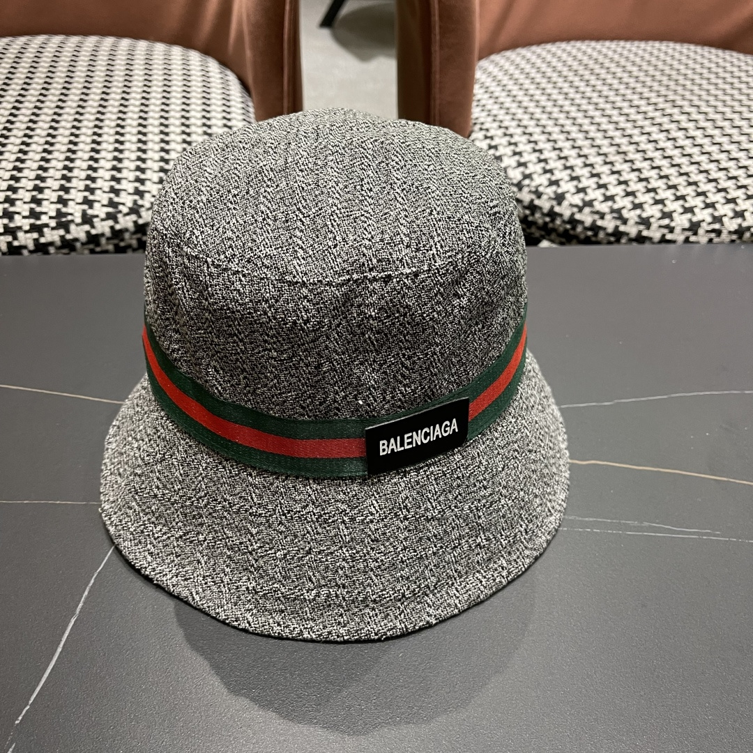 BALENCIAGA巴黎世家2025新款渔夫帽，简约休闲百搭