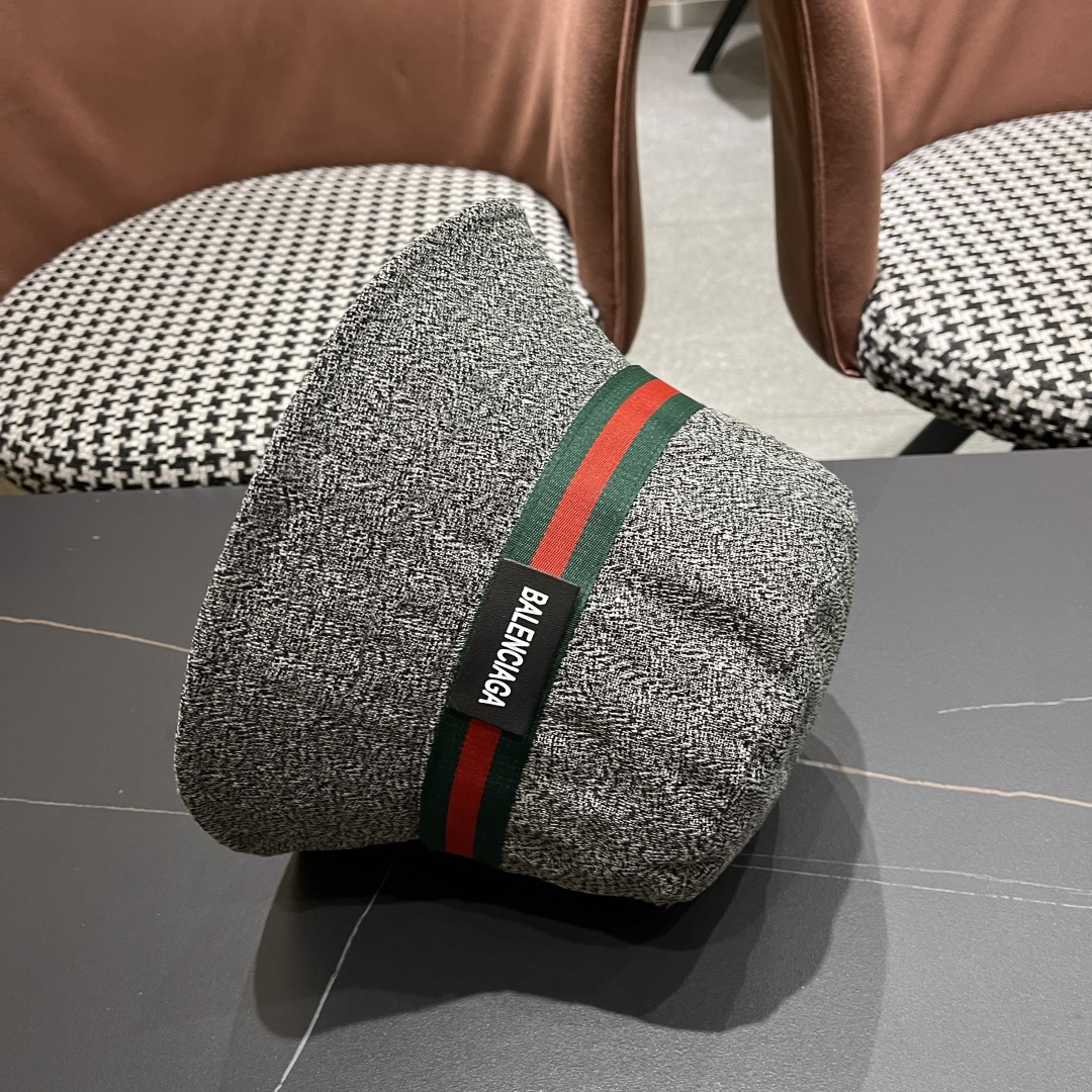 BALENCIAGA巴黎世家2025新款渔夫帽，简约休闲百搭