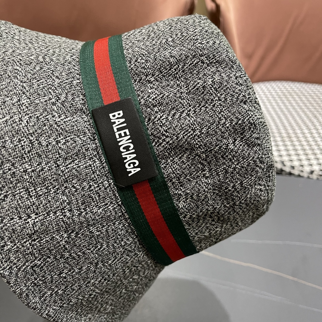 BALENCIAGA巴黎世家2025新款渔夫帽，简约休闲百搭
