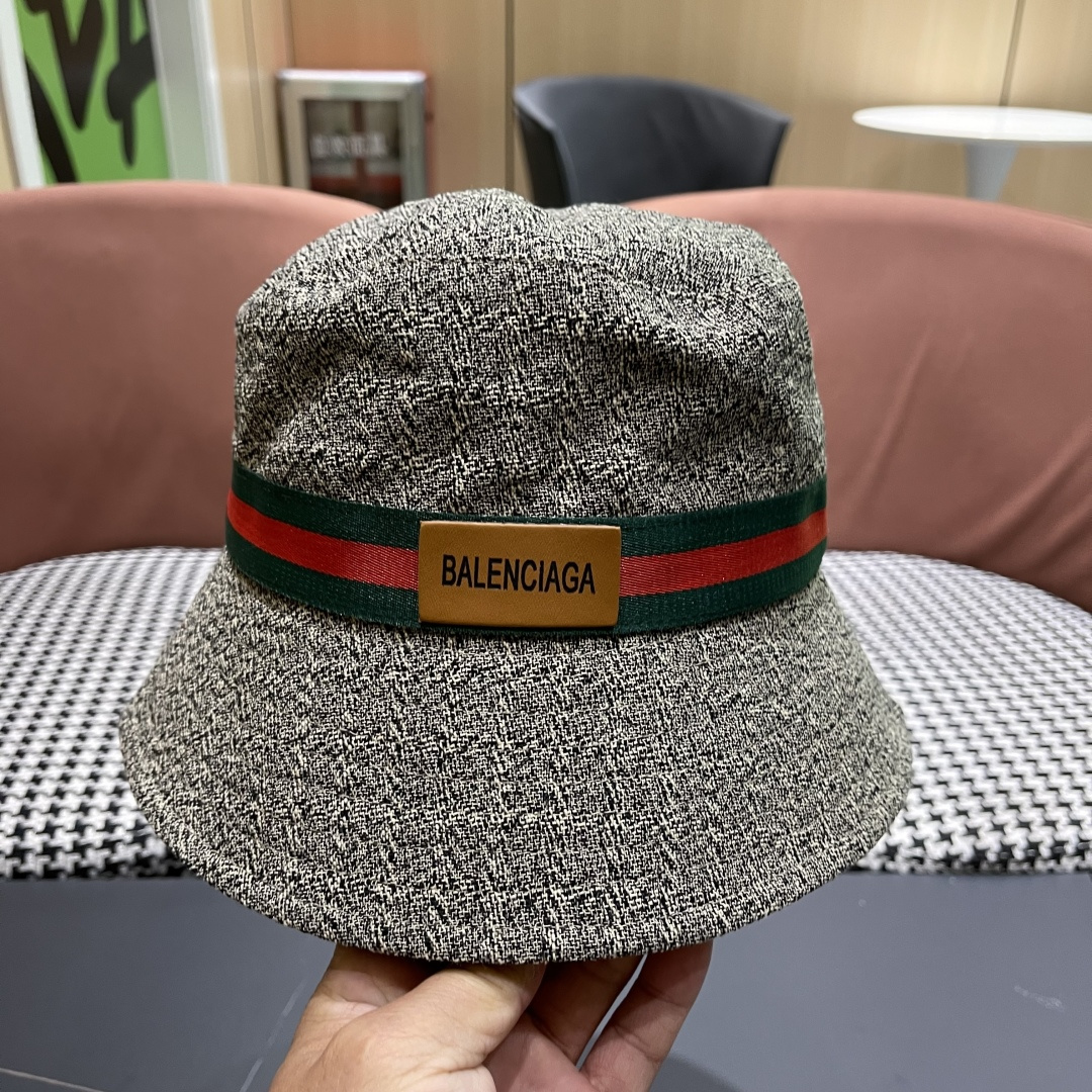 BALENCIAGA巴黎世家2025新款渔夫帽，简约休闲百搭