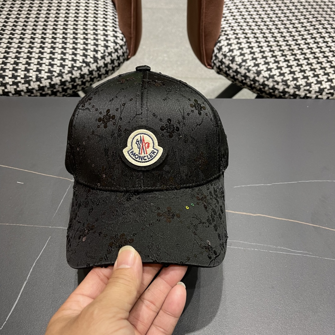  蒙口MONCLER棒球帽，高级感亮片棒球帽女韩版 ins潮百搭显脸小鸭舌帽春
夏防晒遮阳帽子