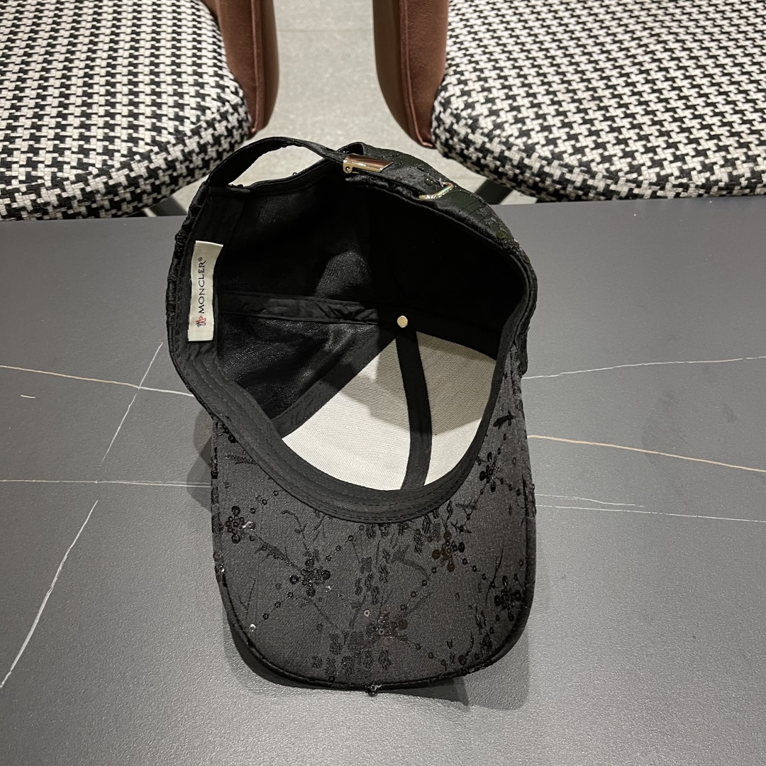  蒙口MONCLER棒球帽，高级感亮片棒球帽女韩版 ins潮百搭显脸小鸭舌帽春
夏防晒遮阳帽子