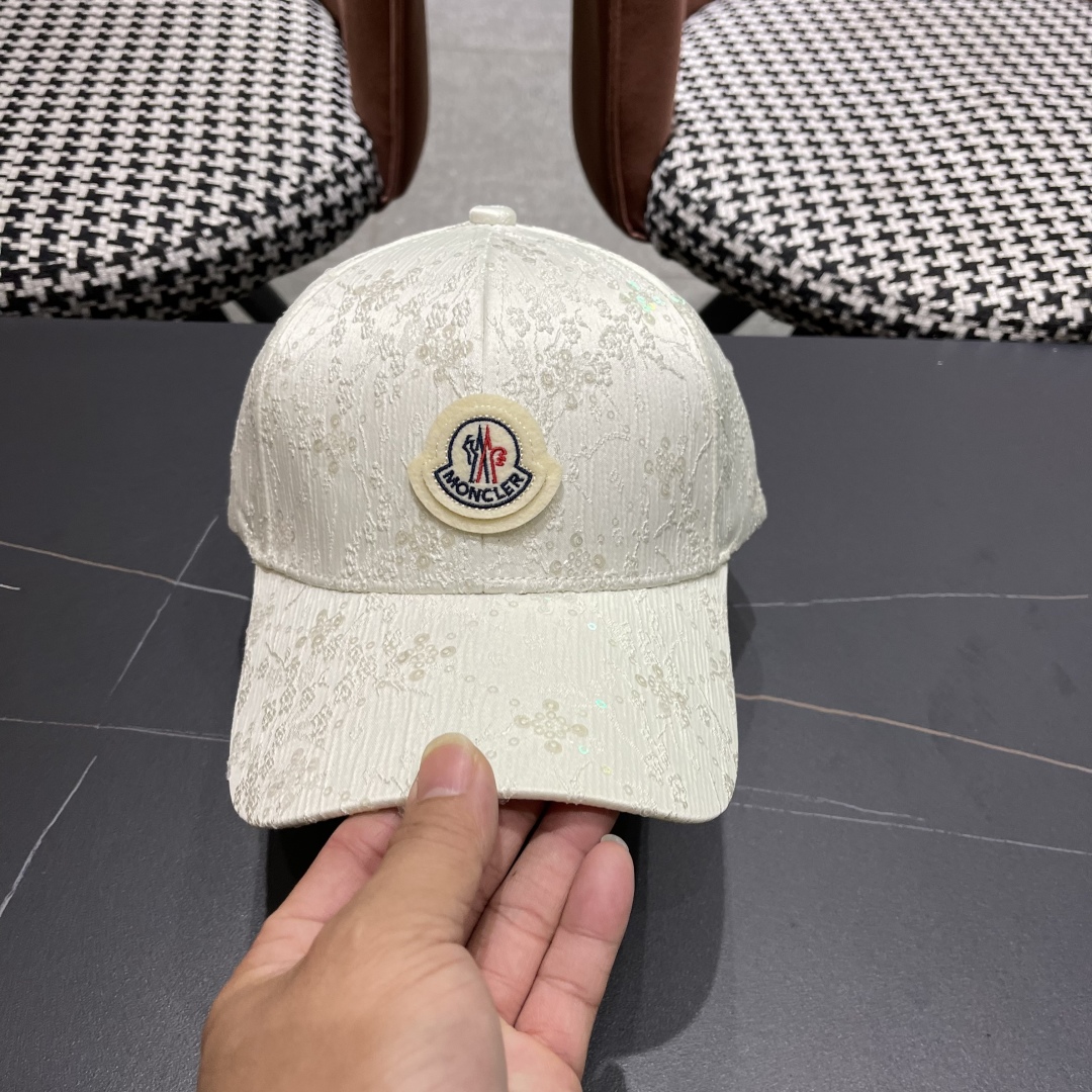  蒙口MONCLER棒球帽，高级感亮片棒球帽女韩版 ins潮百搭显脸小鸭舌帽春
夏防晒遮阳帽子