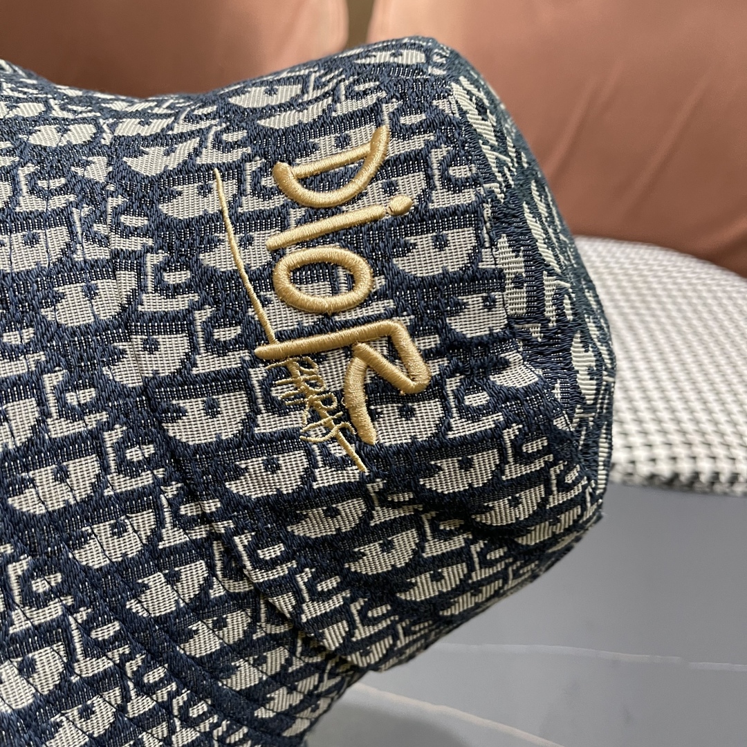  Dior(迪奥)新款2025原单渔夫帽， 精致純也格调很有感觉，专柜断货热门，质量超赞