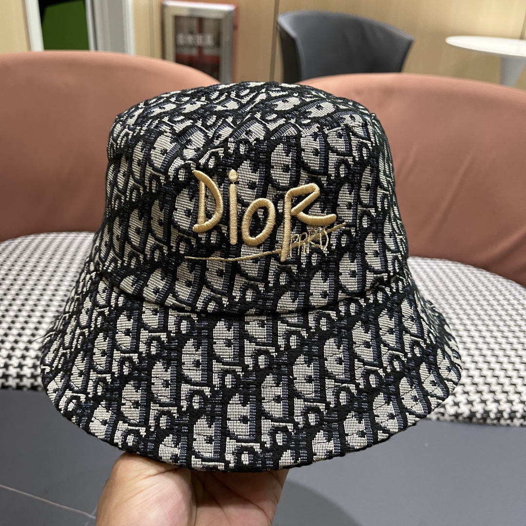  Dior(迪奥)新款2025原单渔夫帽， 精致純也格调很有感觉，专柜断货热门，质量超赞