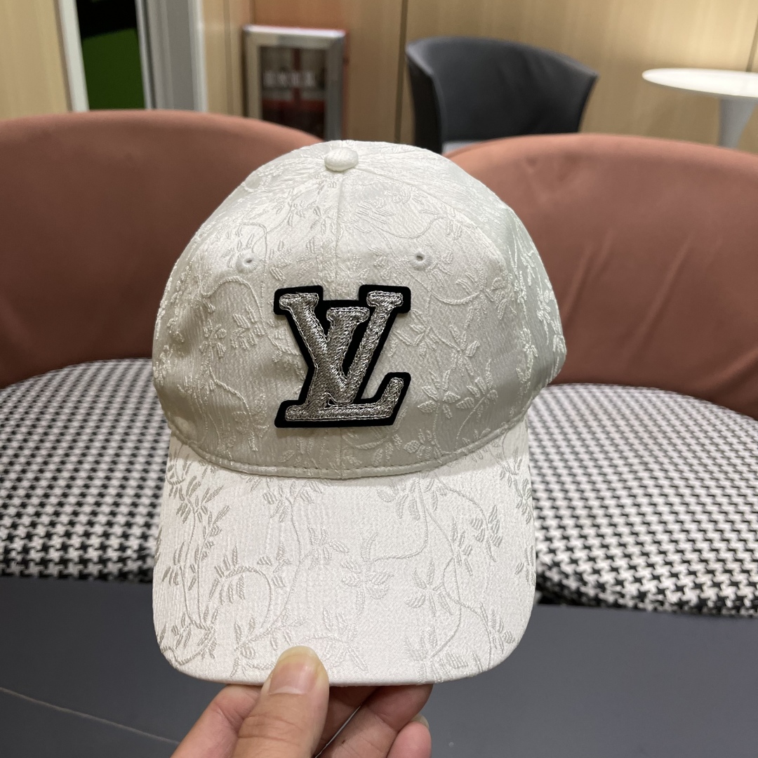  lv路易威登2025新款国风潮软顶棒球帽春夏季气质缎面花纹鸭
舌帽显脸小太阳帽