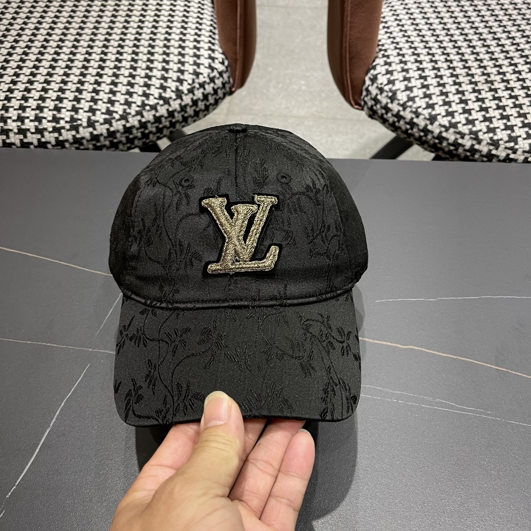  lv路易威登2025新款国风潮软顶棒球帽春夏季气质缎面花纹鸭
舌帽显脸小太阳帽