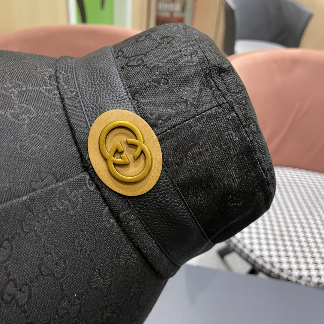 古奇渔夫帽GUCCI🧢2025原单品质火爆来袭 🔥🎩 工艺非常精美 高档大气上档次！低调奢华，方便携带！