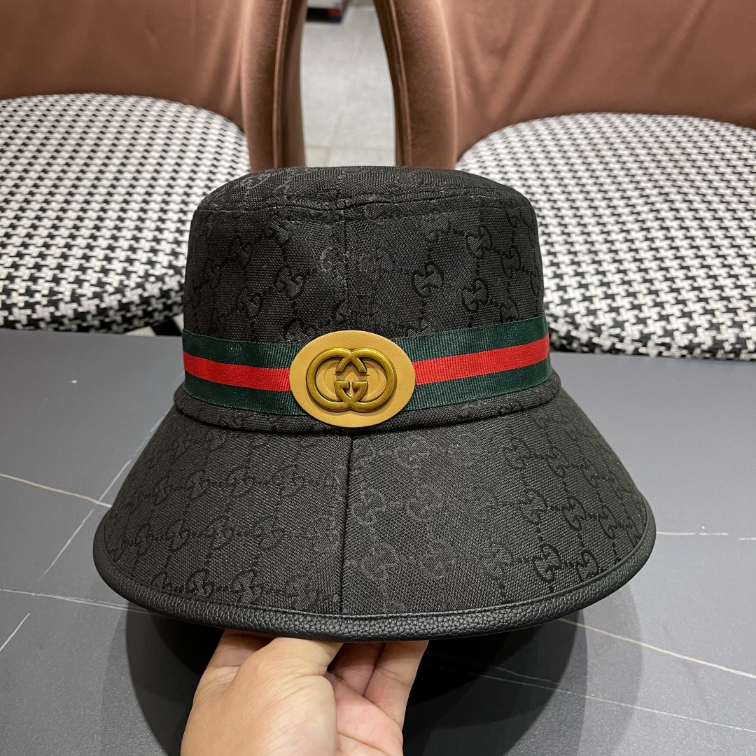 古奇渔夫帽GUCCI🧢2025原单品质火爆来袭 🔥🎩 工艺非常精美 高档大气上档次！低调奢华，方便携带！