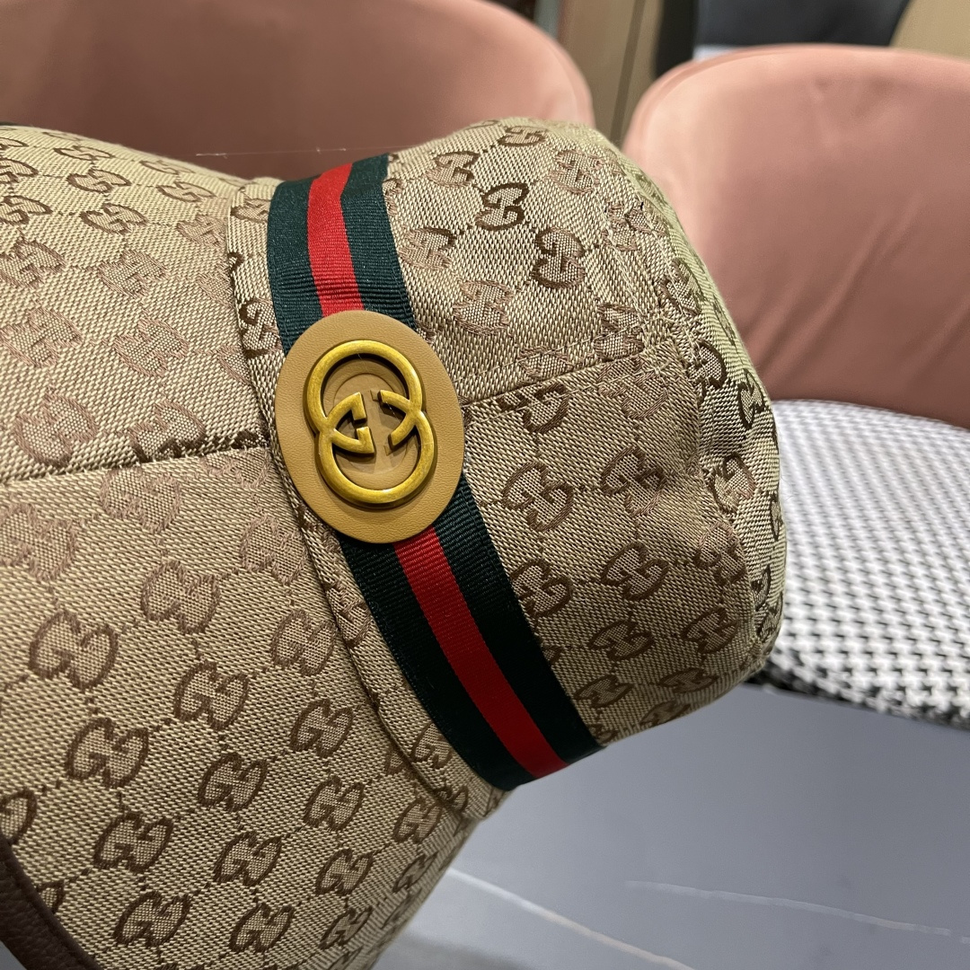 古奇渔夫帽GUCCI🧢2025原单品质火爆来袭 🔥🎩 工艺非常精美 高档大气上档次！低调奢华，方便携带！