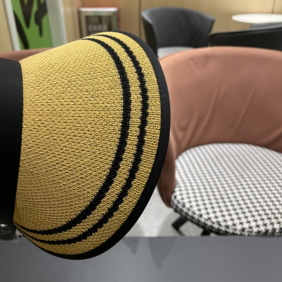  BURBERRY巴宝莉 防晒空顶帽子女款2025新款夏季户外遞阳帽
骑电动车太阳帽显瘦减龄