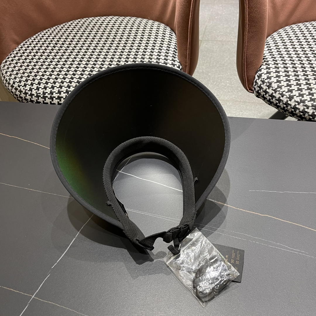  BURBERRY巴宝莉 防晒空顶帽子女款2025新款夏季户外遞阳帽
骑电动车太阳帽显瘦减龄