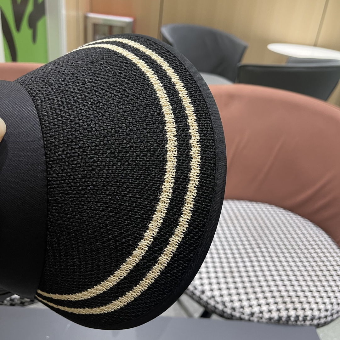  BURBERRY巴宝莉 防晒空顶帽子女款2025新款夏季户外遞阳帽
骑电动车太阳帽显瘦减龄