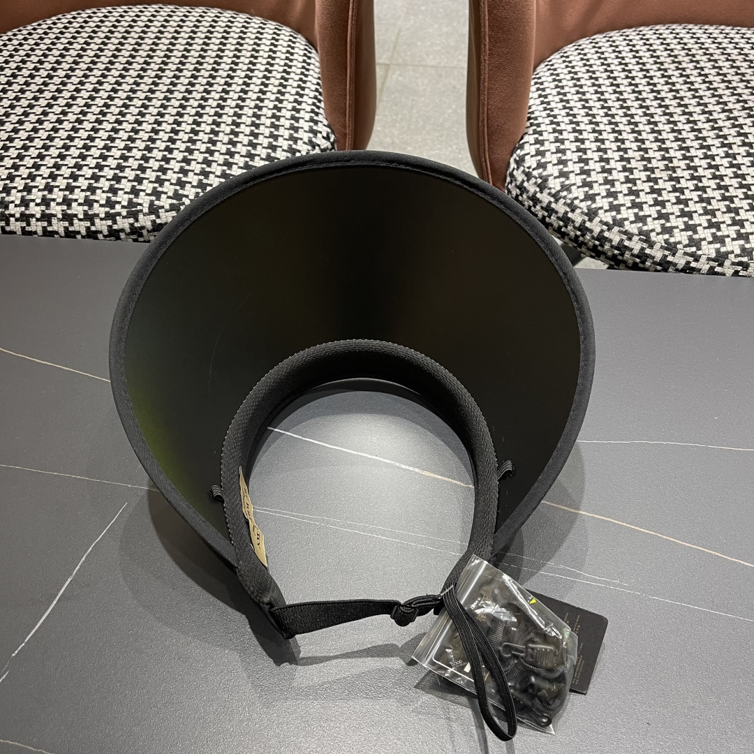  BURBERRY巴宝莉 防晒空顶帽子女款2025新款夏季户外遞阳帽
骑电动车太阳帽显瘦减龄