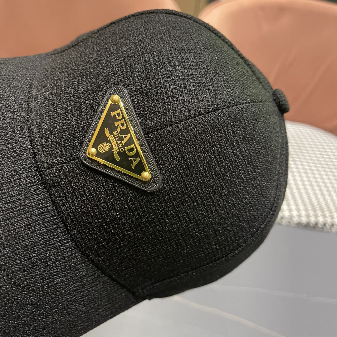 【PRADA普拉达】高端棒球帽🧢，欧美重工手法，曰韩潮流，时尚大气，帅哥美女必入款❤️❤️❤️男女必备！