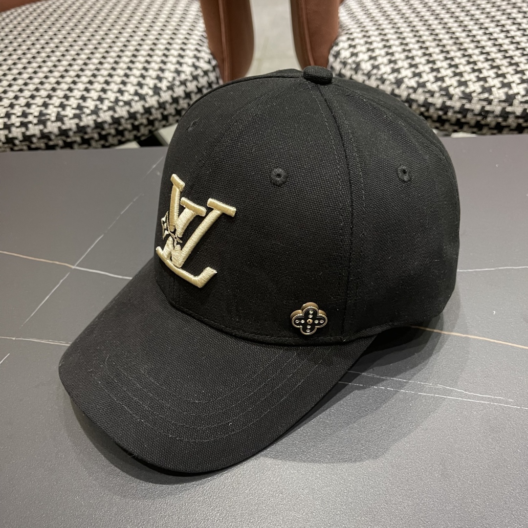  LV路易威登新款棒球帽风街头风十足
更符合现在时尚小哥哥小姐姐的style，