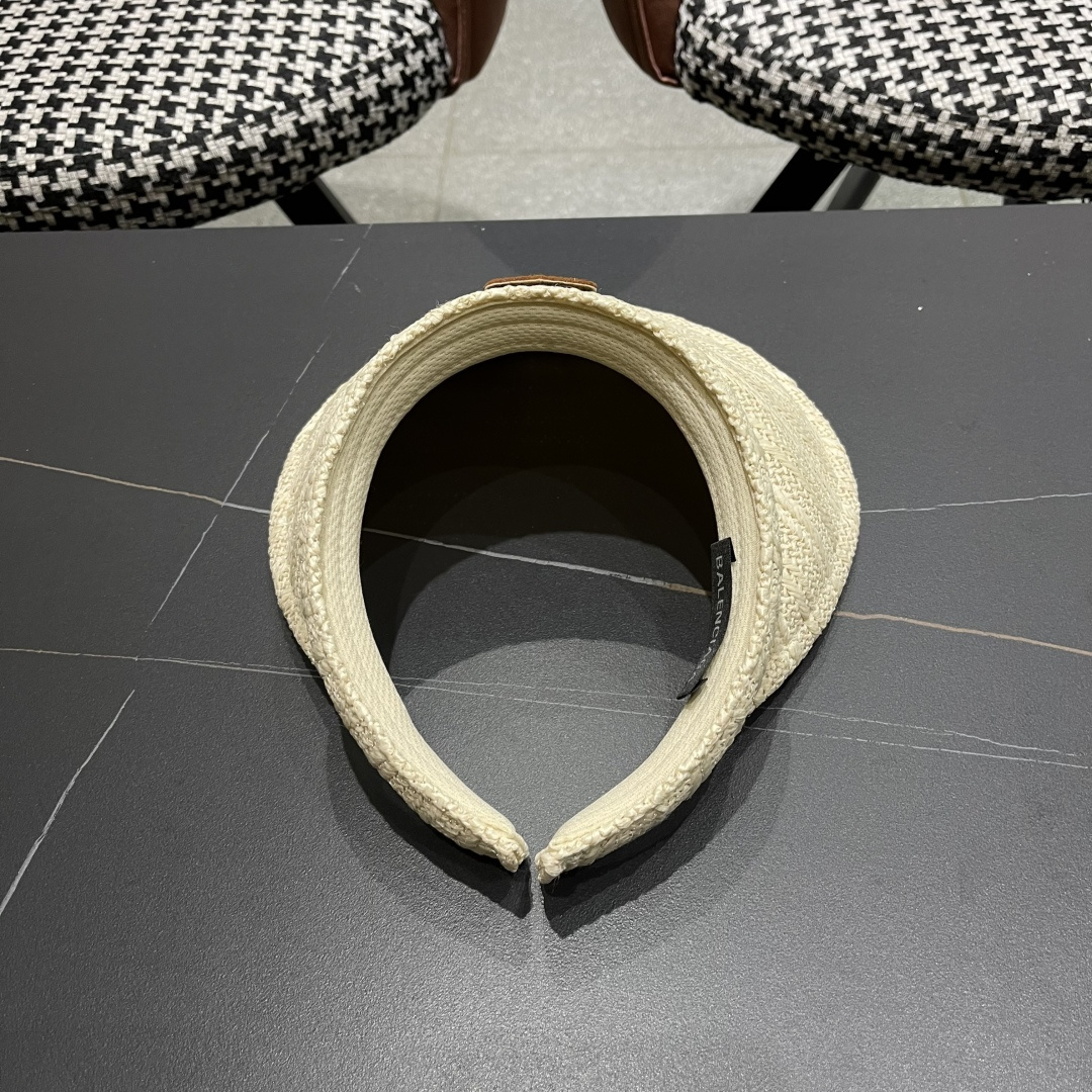  巴黎世家Balenciaga夏季小香风编织防晒帽出游百搭遮阳帽空顶帽
优雅女士太阳帽潮