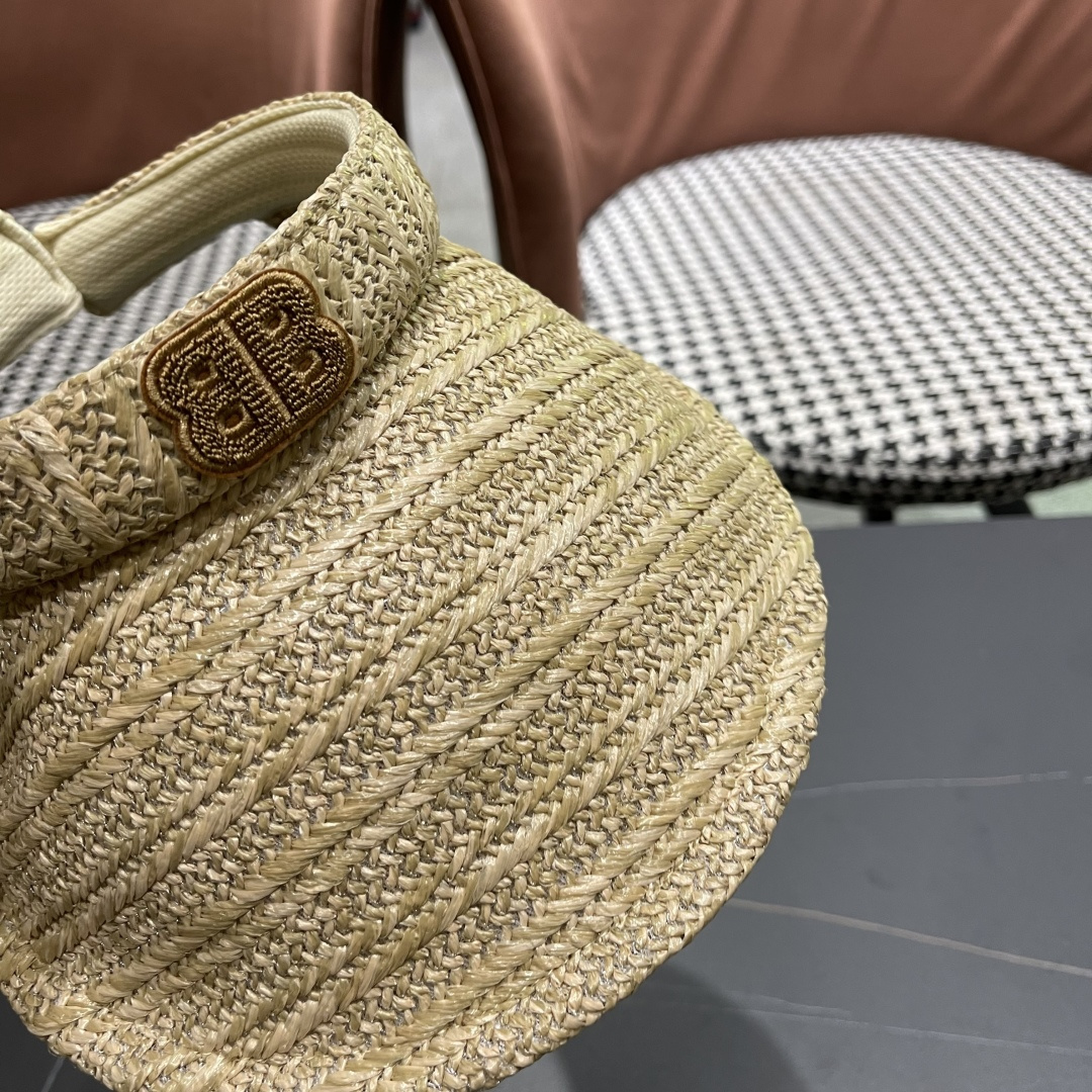  巴黎世家Balenciaga夏季小香风编织防晒帽出游百搭遮阳帽空顶帽
优雅女士太阳帽潮