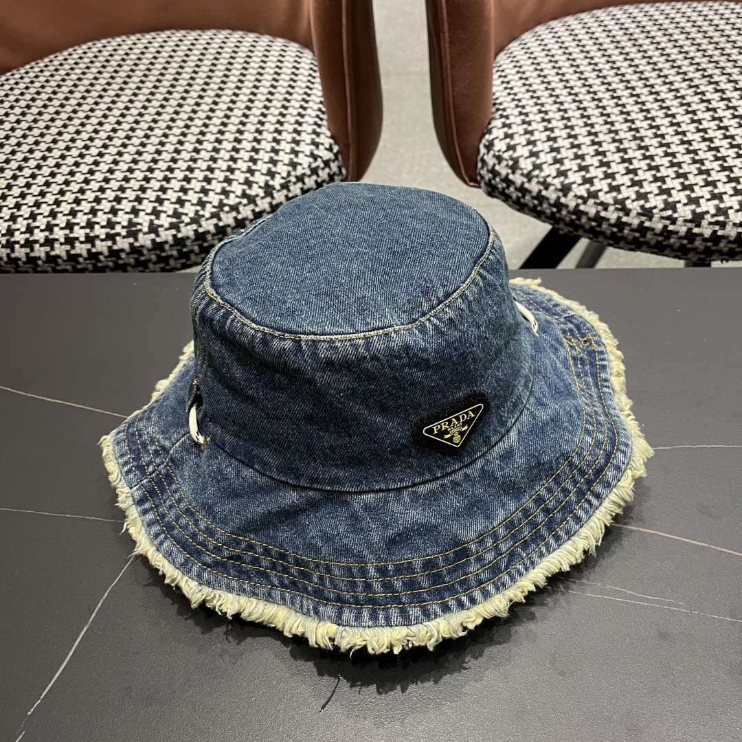  PRADA 普拉达 潮韩版牛仔帽子毛边简约渔夫帽男女春夏季时
尚休闲百搭遮阳防晒帽