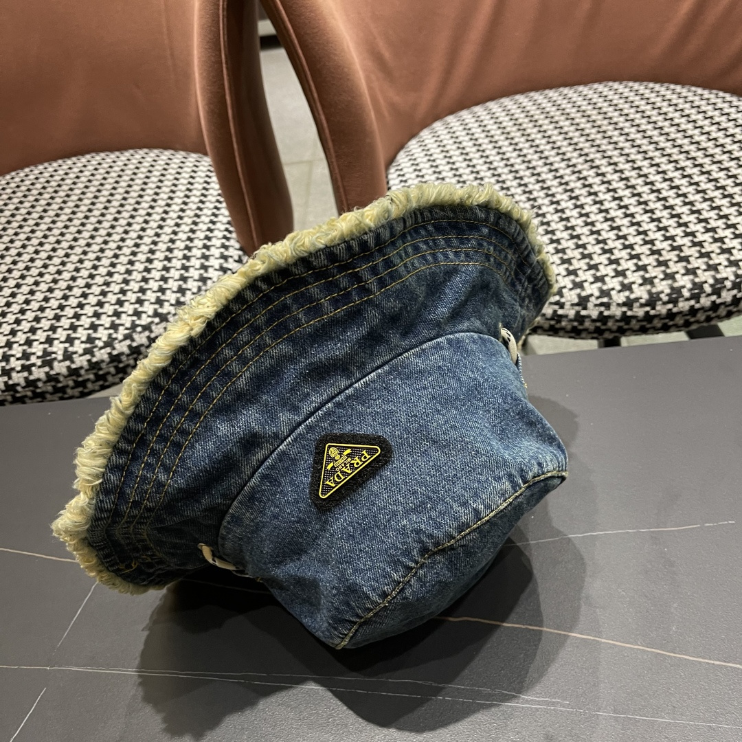  PRADA 普拉达 潮韩版牛仔帽子毛边简约渔夫帽男女春夏季时
尚休闲百搭遮阳防晒帽