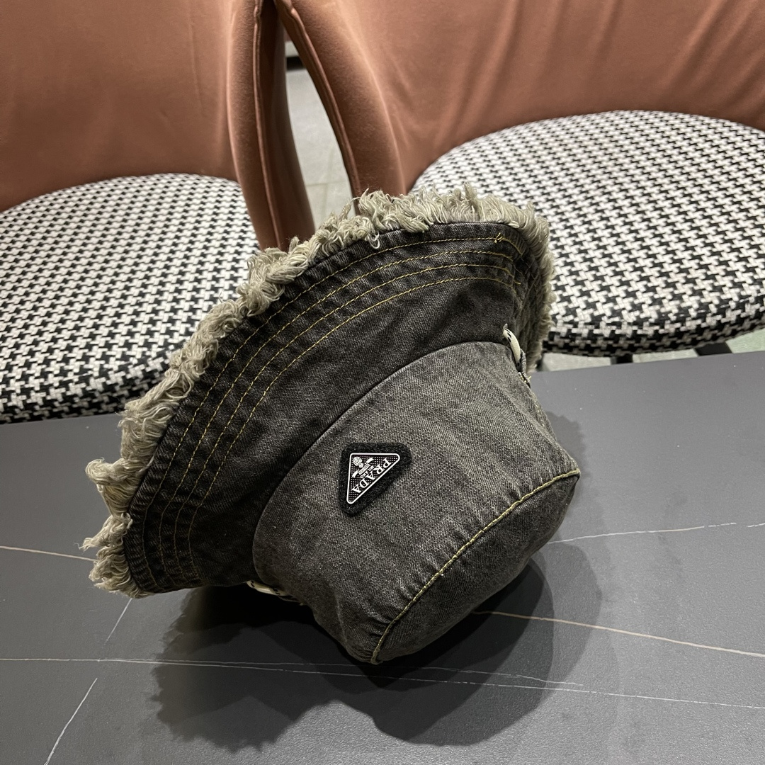  PRADA 普拉达 潮韩版牛仔帽子毛边简约渔夫帽男女春夏季时
尚休闲百搭遮阳防晒帽