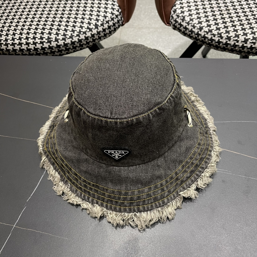  PRADA 普拉达 潮韩版牛仔帽子毛边简约渔夫帽男女春夏季时
尚休闲百搭遮阳防晒帽