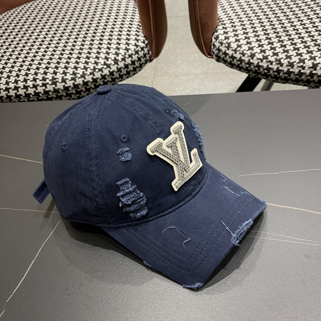 P🧢路易威登棒球帽 LouisVuitton😍新款破洞高端大气，百搭款🤗男女通用！跑量！