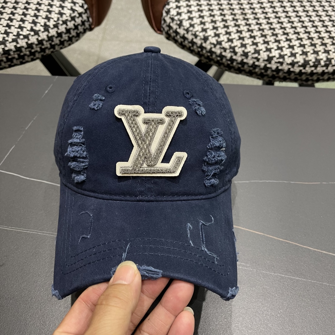 P🧢路易威登棒球帽 LouisVuitton😍新款破洞高端大气，百搭款🤗男女通用！跑量！